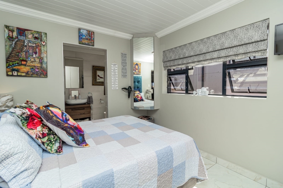 4 Bedroom Property for Sale in Monte Christo Western Cape